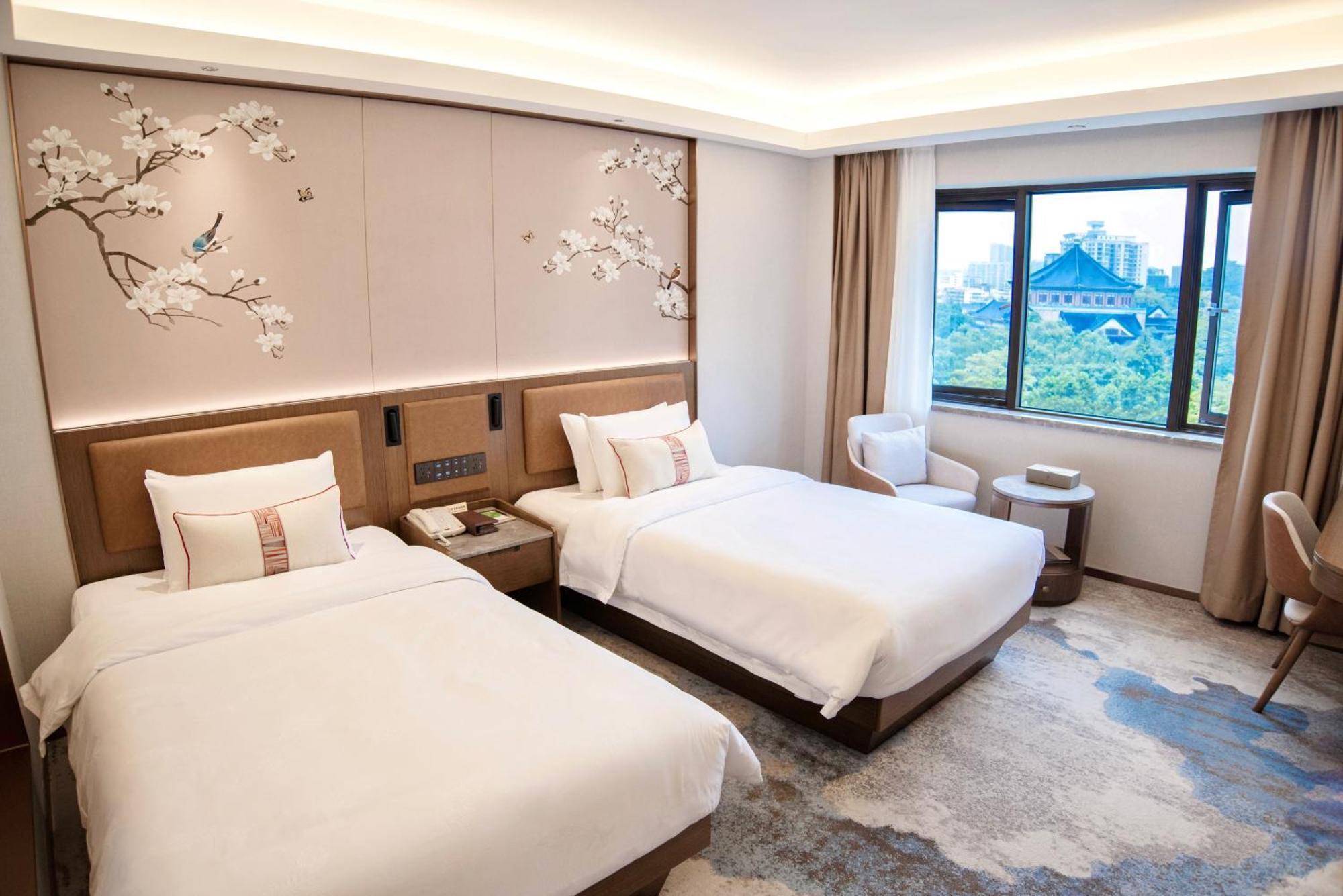 Guangdong Hotel-Free Shuttle & Registration Counter Service During Canton Fair Dış mekan fotoğraf
